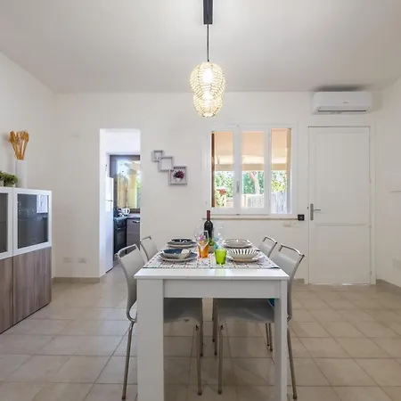 Vila Sant'andrea-250 M From The Beach- Privat Parking-self Check-in - Netflix Quartu SantʼElena