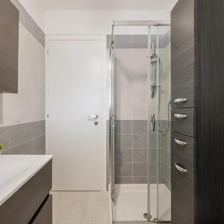 Sant'andrea-250 M From The Beach- Privat Parking-self Check-in - Netflix